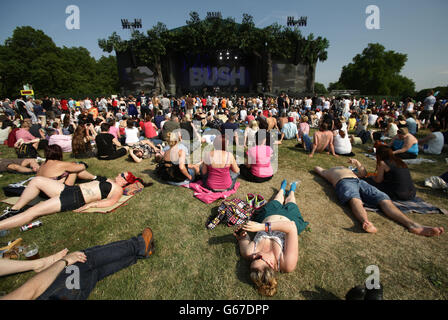 A general view of the crowd at Barclaycard Presents British Summer Time Hyde Park in central London. PRESS ASSOCIATION Photo. Picture date: Friday July 5, 2013. Photo credit should read: Yui Mok/PA Wire Stock Photo
