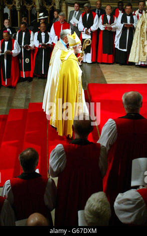 The Enthronement of the 104th Archbishop of Canterbury, Dr Rowan Williams, at Canterbury Cathedral, Kent.. Dr Williams delivered his enthronement sermon with the Prince of Wales, the Prime Minister and religious leaders from all over the world listening in the packed, *..medieval Cathedral in Canterbury. He said the future success of the Anglican Church lay in showing gratitude and joy for Jesus s life. Stock Photo