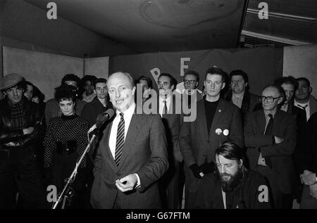 Labour leader Neil Kinnock speaking at the launch, in the House of Commons Terrace Marquee, of Red Wedge -- and organisation formed by musicians, actors, writers, photographers and jounalists working in the entertainment industry to give young people a voice in politics. Those taking part include pop stars such as Billy Bragg, Paul Weller, The Communards, Gary Kemp of Spandau Ballet and others. Stock Photo