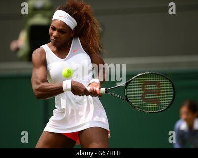 Tennis - 2013 Wimbledon Championships - Day Four - The All England Lawn Tennis and Croquet Club. USA's Serena Williams before her match against France's Caroline Garcia Stock Photo