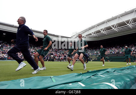 Tennis - 2013 Wimbledon Championships - Day Four - The All England Lawn Tennis and Croquet Club Stock Photo