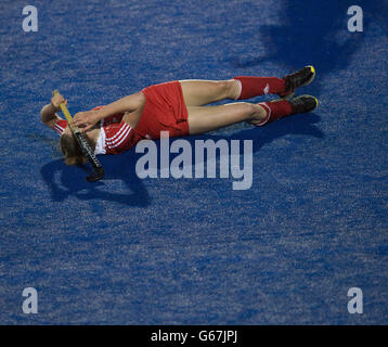 Hockey - Investec World League Semi Finals - England v Italy - Chiswick. England's Lily Owsley reacts after missing a chance to score during quarter finals of the Investec World League Semi Finals, Chiswick. Stock Photo