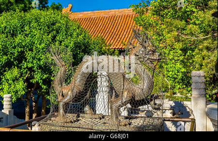 Dragon statue at the Summer Palace in Beijing Stock Photo