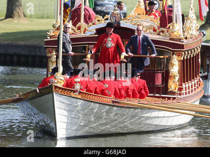 Duke of York (L) and the Earl of Wessex (R) on the Royal rowbarge the Gloriana Stock Photo
