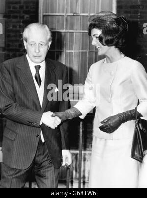 Politics - Prime Minister Harold Macmillan - Admiralty House, London Stock Photo