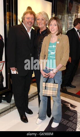 tv-presenter-jeremy-beadle-with-wife-and-daughter-stock-photo-alamy