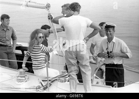 PRINCE PHILIP SAILING AT COWES ABOARD YEOMAN XXI 1983 Stock Photo - Alamy