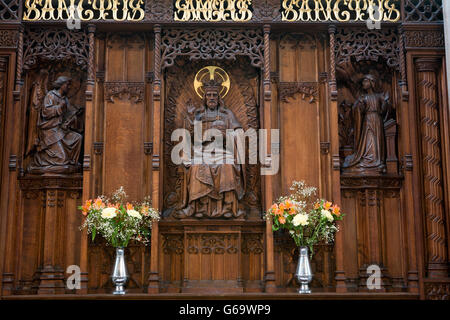 UK, County Durham, Hartlepool Headland, St Hilda’s church, Sanctuary, Victorian carved reredos Stock Photo