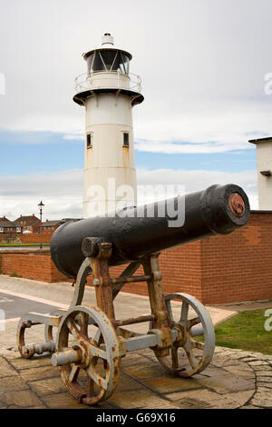 UK, County Durham, Hartlepool Headland, Bath Terrace, lighthouse and Crimean cannon Stock Photo