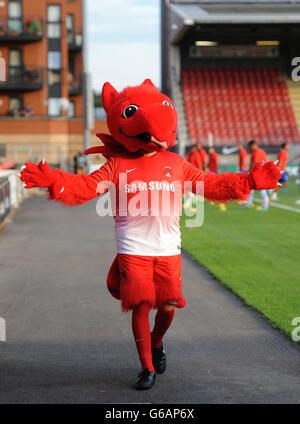 Soccer - Capital One Cup - First Round - Leyton Orient v Coventry City - Matchroom Stadium Stock Photo