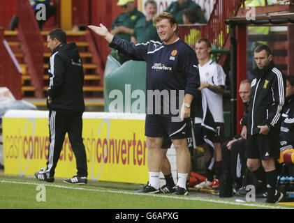 Motherwell Manager Stuart McCall during the Scottish Premiership match at Fir Park, Motherwell. Stock Photo