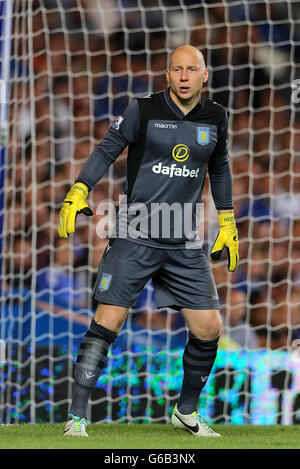 Soccer - Barclays Premier League - Chelsea v Aston Villa - Stamford Bridge. Bradley Guzan, Aston Villa goalkeeper Stock Photo