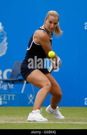 Eastbourne, UK. 23rd June, 2016. Aegon International Eastbourne Tennis Tournament. Dominika Cibulkova (SVK) returns to Agnieszka Radwanska (POL) in their Quarterfinals match at Devonshire Park. © Action Plus Sports/Alamy Live News Stock Photo