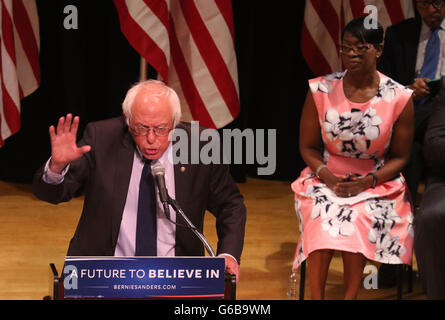 New York, New York, USA. 23rd June, 2016. Democratic Presidential hopeful BERNIE SANDERS and former Ohio State Senator NINA TURNER at his 'Where We Go From Here' Speech held at Town Hall. Credit:  Nancy Kaszerman/ZUMA Wire/Alamy Live News Stock Photo