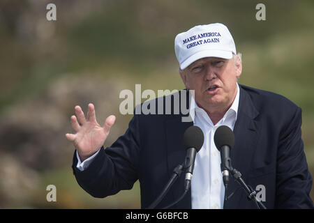 Scottish golfing hat hi-res stock photography and images - Alamy