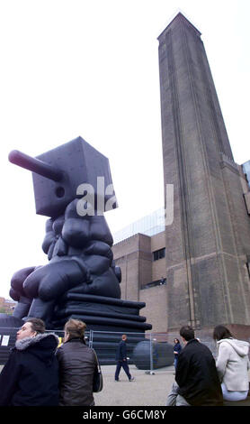 Blockhead Sculpture Based On Pinocchio Paul McCarthy At The Tate Modern ...