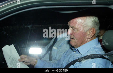 Former British heavyweight boxing champion Sir Henry Cooper, arriving at the home of TV presenter Cilla Black. Cilla was celebrating her 60th birthday with a party at her luxury home shortly after her final Blind Date show went on air. Stock Photo