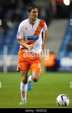 Soccer - Sky Bet Championship - Millwall v Blackpool - The Den. Chris Basham, Blackpool Stock Photo