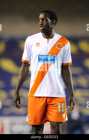 Soccer - Sky Bet Championship - Millwall v Blackpool - The Den. Isaiah Osbourne, Blackpool Stock Photo