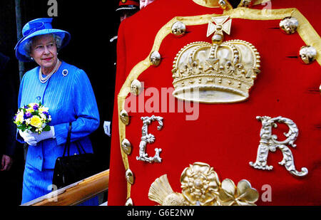 Queen Elizabeth II leaves the Docklands museum in London 10 June 2003. The Queen and the Duke of Edinburgh and other members of the Royal family, spent the day on a series of visits to support the British tourist trade. Stock Photo