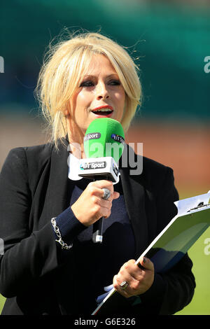 Rugby Union - Aviva Premiership - Leicester Tigers v Worcester Warriors - Welford Road. BT Sport rugby presenter Sarra Elgan Stock Photo