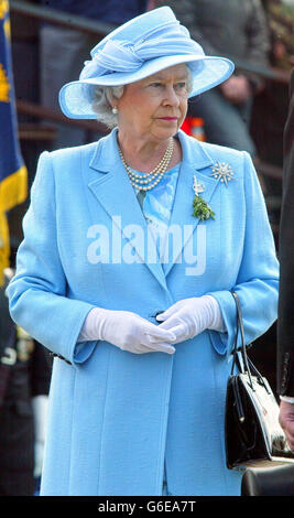 Royal visit to the Isle of Man. The Queen greets crowds in Douglas ...
