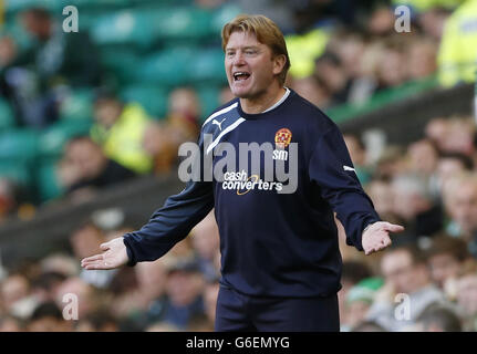 Motherwell Manager Stuart McCall during the Scottish Premiership match at Celtic Park, Glasgow. Stock Photo