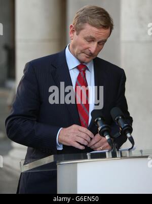 Taoiseach Enda Kenny at Dublin Castle as the Irish Government has suffered an embarrassing defeat in a referendum to abolish the country's upper house of parliament, with 51.7% of the public voting against it. Stock Photo