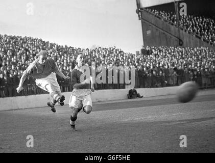 Soccer - League Division One - Charlton v Chelsea - The Valley Stock Photo