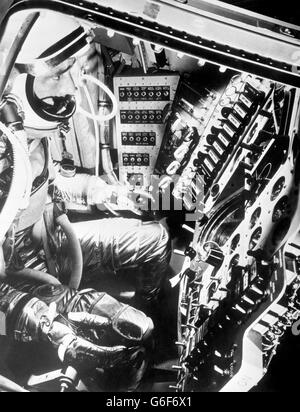 Lieutenant-commander Malcolm Scott Carpenter, an American naval officer and aeronautical engineer who will replace Major Donald Slayton as the next American man to orbit the Earth. Stock Photo