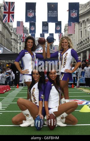 EDITORIAL USE ONLY NFL London Games player Neiko Thorpe of Seattle Seahawks  with school pupils at the NFL Flag Summer Bowl presented by Subway, in  Chiswick Stock Photo - Alamy