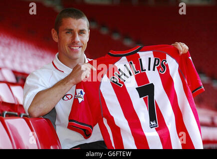 Former Sunderland striker Kevin Phillips at the St Mary's Stadium, where he signed a 3million transfer deal to become a player for Southampton Football Club. Stock Photo