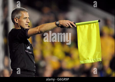 Soccer - FIFA International Friendly - Australia v Canada - Craven Cottage. The assistant referee signals for offside Stock Photo