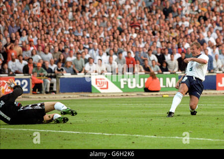 Soccer - Euro 96 - Group A - England v Netherlands - Wembley Stadium. Englands Alan Shearer scores his second goal Stock Photo