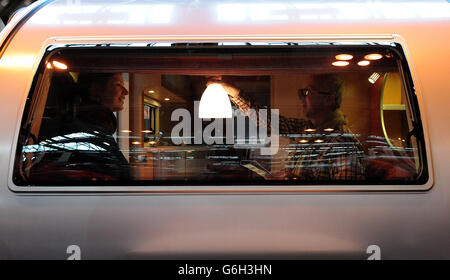 People view an Airstream caravan at the MotorHome and Caravan Show at the NEC, Birmingham. Stock Photo