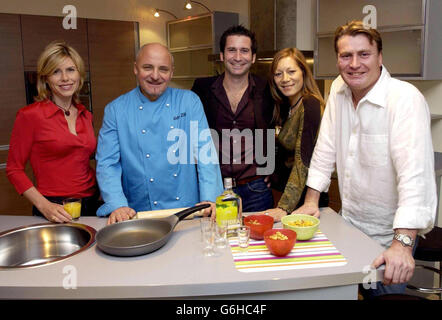 Celebrities (from left to right) Amanda Ursell, Aldo Zilli, Oliver Heath, Anna Ryder Richardson and David Domoney during a photocall to launch the Autumn Ideal Home Show 2003 at Earls Court in London. The exhibition will run from 3 - 12 October 2003 and launches in conjunction with the first national Love Your Home Week. Stock Photo