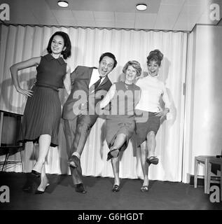 Entertainment - Ken Dodd and Bluebell Girls Photocall - London Stock Photo