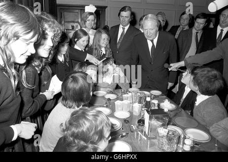 Prime Minister Edward Heath talks to children from Hartsdown Secondary School in Margate, who escaped serious injury when they were told to get out of their coach moments before the Old Bailey bomb exploded. Stock Photo