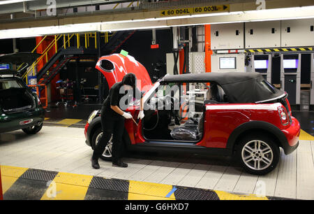 BMW Mini production line. The assembly line at the BMW Mini Plant Oxford. Stock Photo