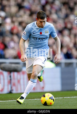 Soccer - Barclays Premier League - Sunderland v Manchester City - Stadium of Light. James Milner, Manchester City Stock Photo