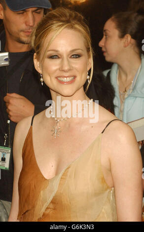 Laura linney and the truman show hi-res stock photography and images - Alamy