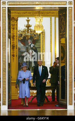 Queen Elizabeth II and George Bush Stock Photo