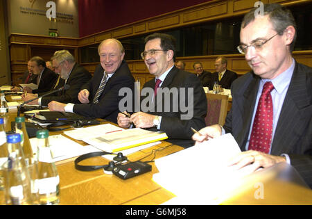 European Commission Vice-President, Neil Kinnock (third right), greets European Union Commission President, Mr Romano Prodi (second right) with David O'Sullivan, Irish Secretary General to the EU Commission (right) and Franz Fischler (fourth right), Commissioner for Agriculture, Rural Development and Fisheries, at Dublin Castle, the Republic of Ireland, before an official launch meeting for the European Commission. The set-piece event marks the formal opening of Ireland's EU presidency. Stock Photo