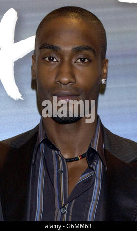 Singer Simon Webbe from the boyband Blue arrives for the BRIT Awards 2004 Nominations launch, today Monday 12 January 2004, held at the Park Lane Hotel, central London. The major annual awards, highlighting the achievements of the UK record industry, will be held on February 17 at Earls Court 2 in London. Stock Photo