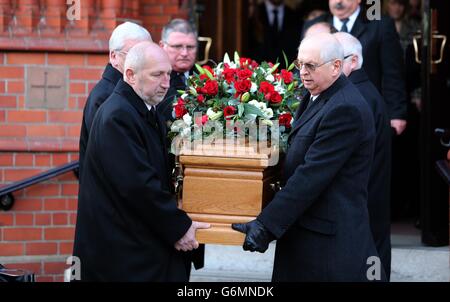 The funeral of former Manchester United player Bill Foulkes at St Vincent De Paul RC Church, Altrincham, Cheshire. Stock Photo