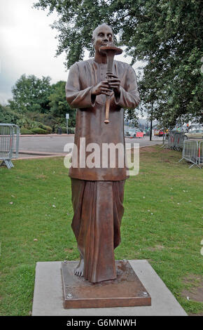 'World Harmony Peace Statue' in Cardiff Bay, Glamorgan, Wales. Stock Photo