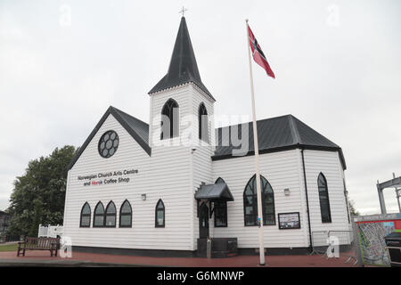 The Norwegian Church Arts Centre and Norsk Coffee Shop in Cardiff Bay, Glamorgan, Wales. Stock Photo