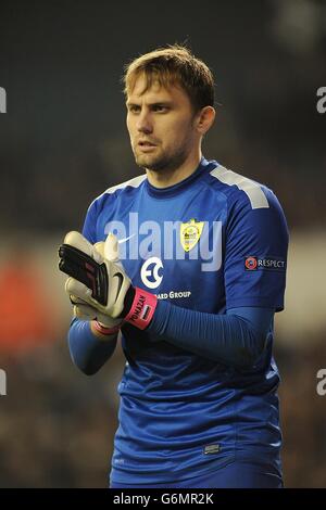 Soccer - UEFA Europa League - Group K - Tottenham Hotspur v Anzhi Makhachkala - White Hart Lane. Anzhi Makhachkala goalkeeper Evgeny Pomazan Stock Photo