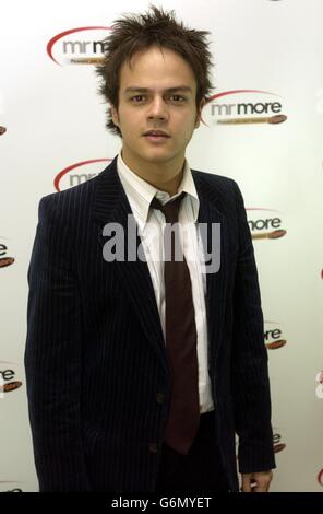 Jazz musician Jamie Cullum arrives for the Mars Mr More Magazine Awards 2003 & More Christmas Party at The Wellington Club in Knightsbridge, London. The awards, celebrating the best in British Men, are presented in three categories; Celebrity Man Of The Year, Mars Model Of The Year and Hero Of The Year. Stock Photo