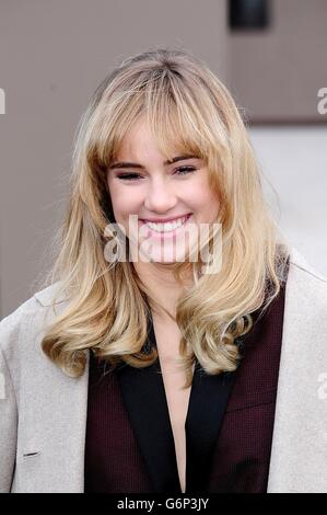 Suki Waterhouse arriving for the Burberry Prorsum Menswear show as part of the British Fashion Council's London Collections, at Kensington Gardens, Kensington Gore, London. Stock Photo